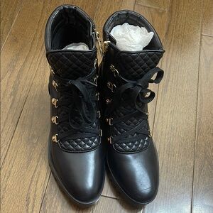 NEW Black Quilted Women's Boots women 7